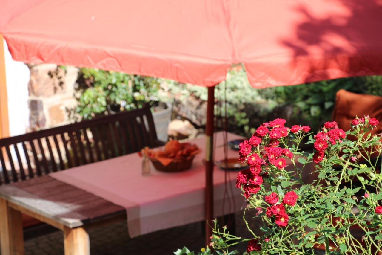 Ferienhaus Burgblick Munzenberg Bagian luar foto
