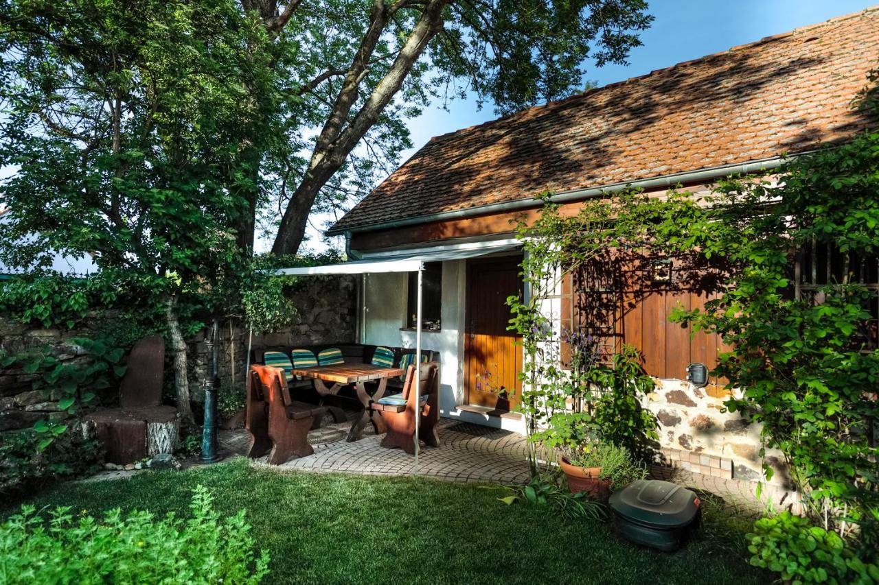Ferienhaus Burgblick Munzenberg Bagian luar foto