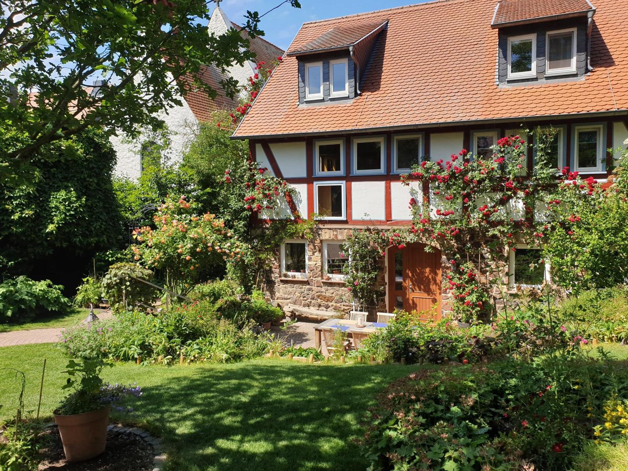 Ferienhaus Burgblick Munzenberg Bagian luar foto